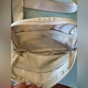 GENTLE USED Everywhere Belt Bag 1L